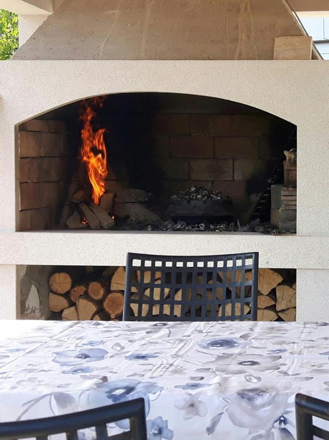 Apartment Tin Pinezići Zewnętrze zdjęcie